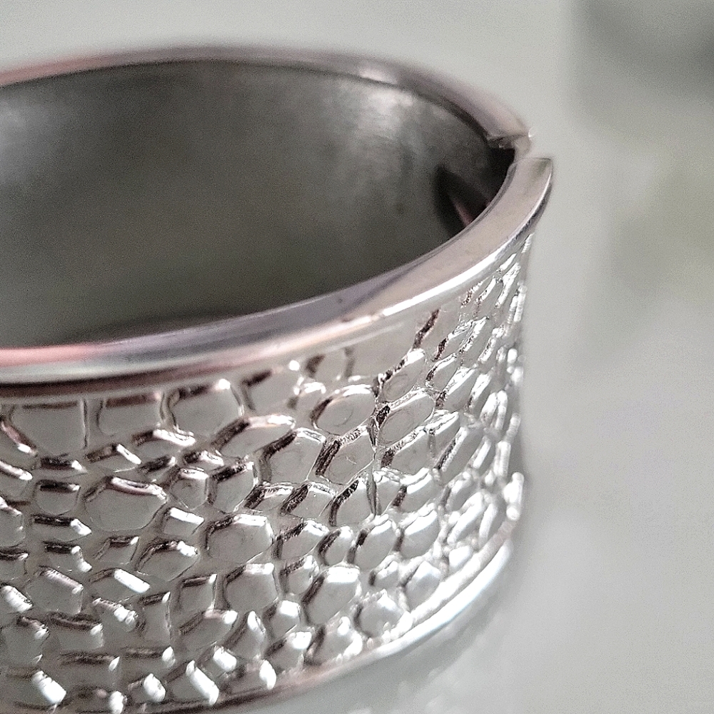 Silver Pebbled Hinge Bangle Bracelet - image 4